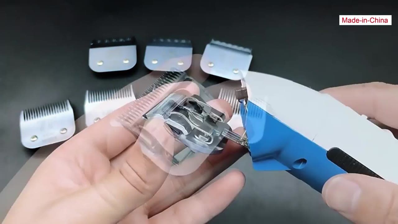 #40 detachable clipper blade, product handling view