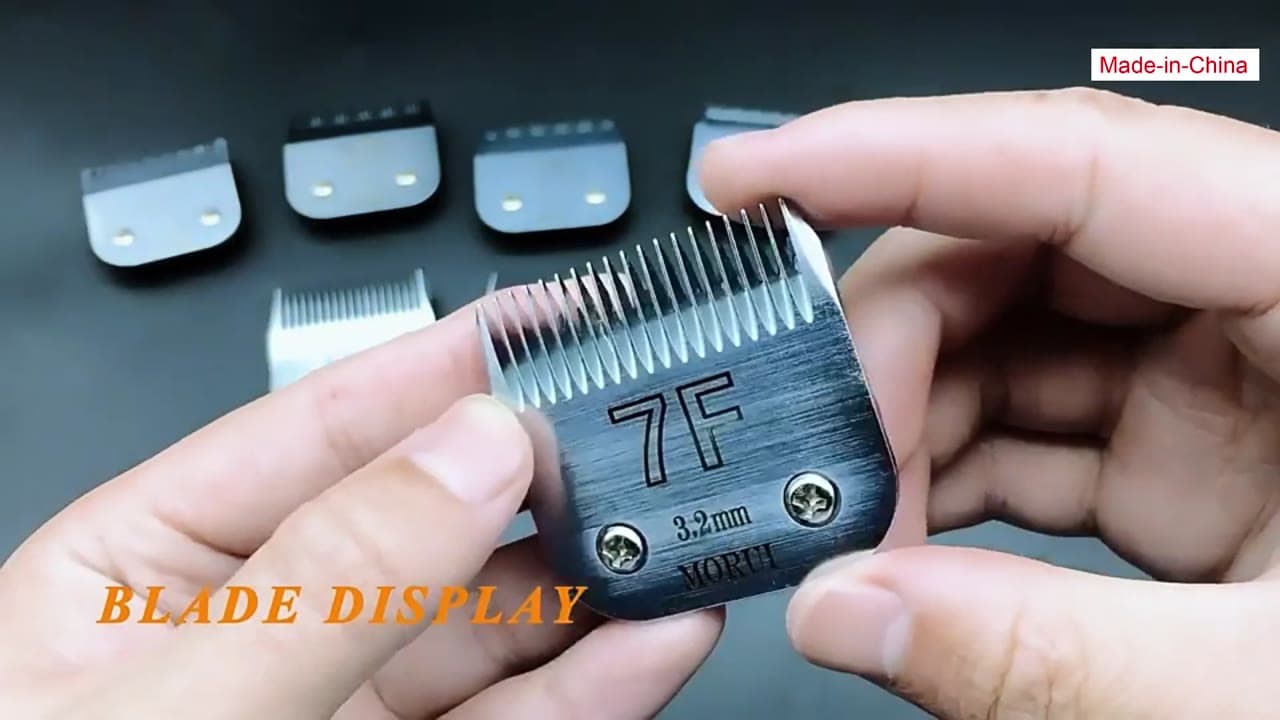 #7F detachable clipper blade, product handling view